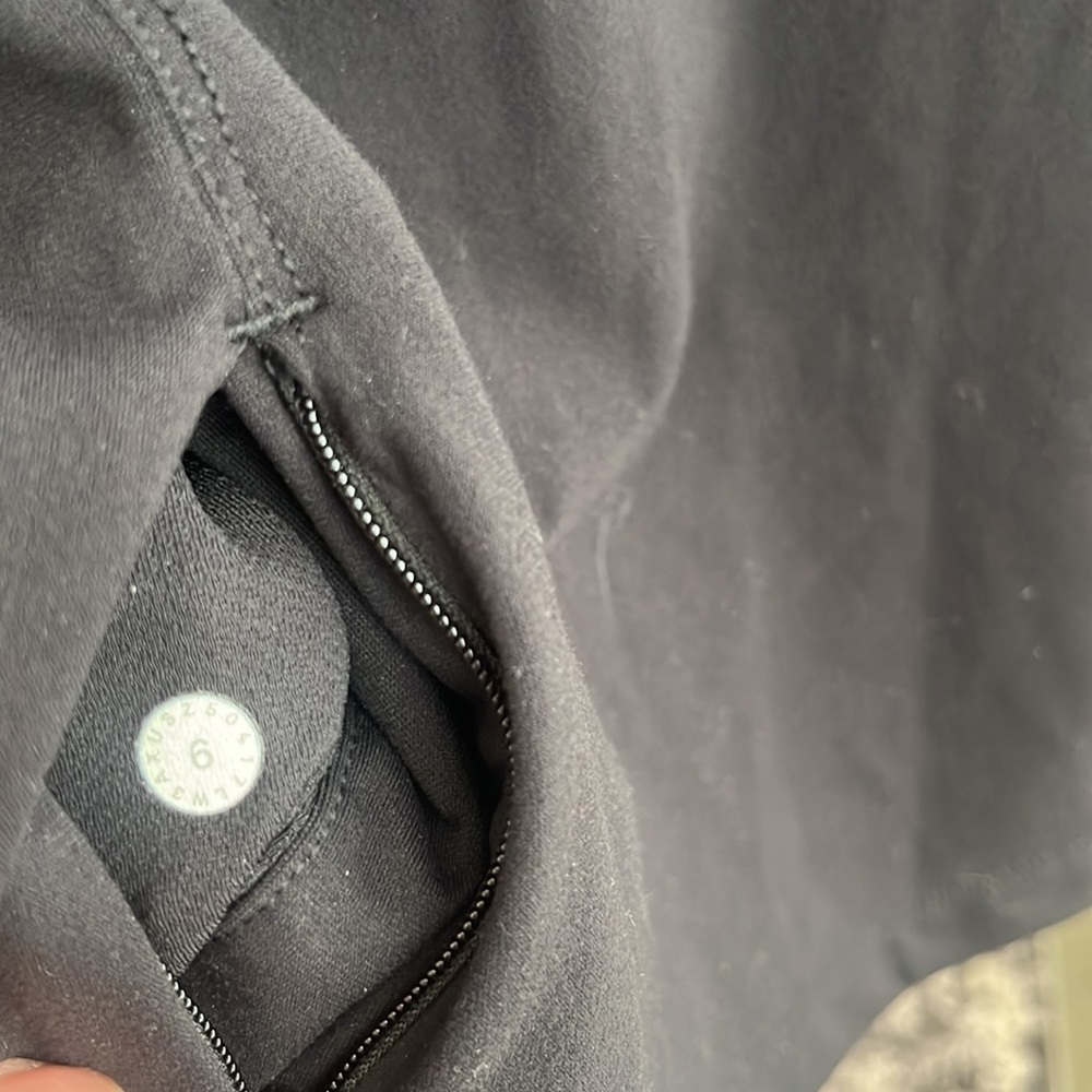 Lululemon Toasty Tech 1/2 Zip - Picture 8 of 8